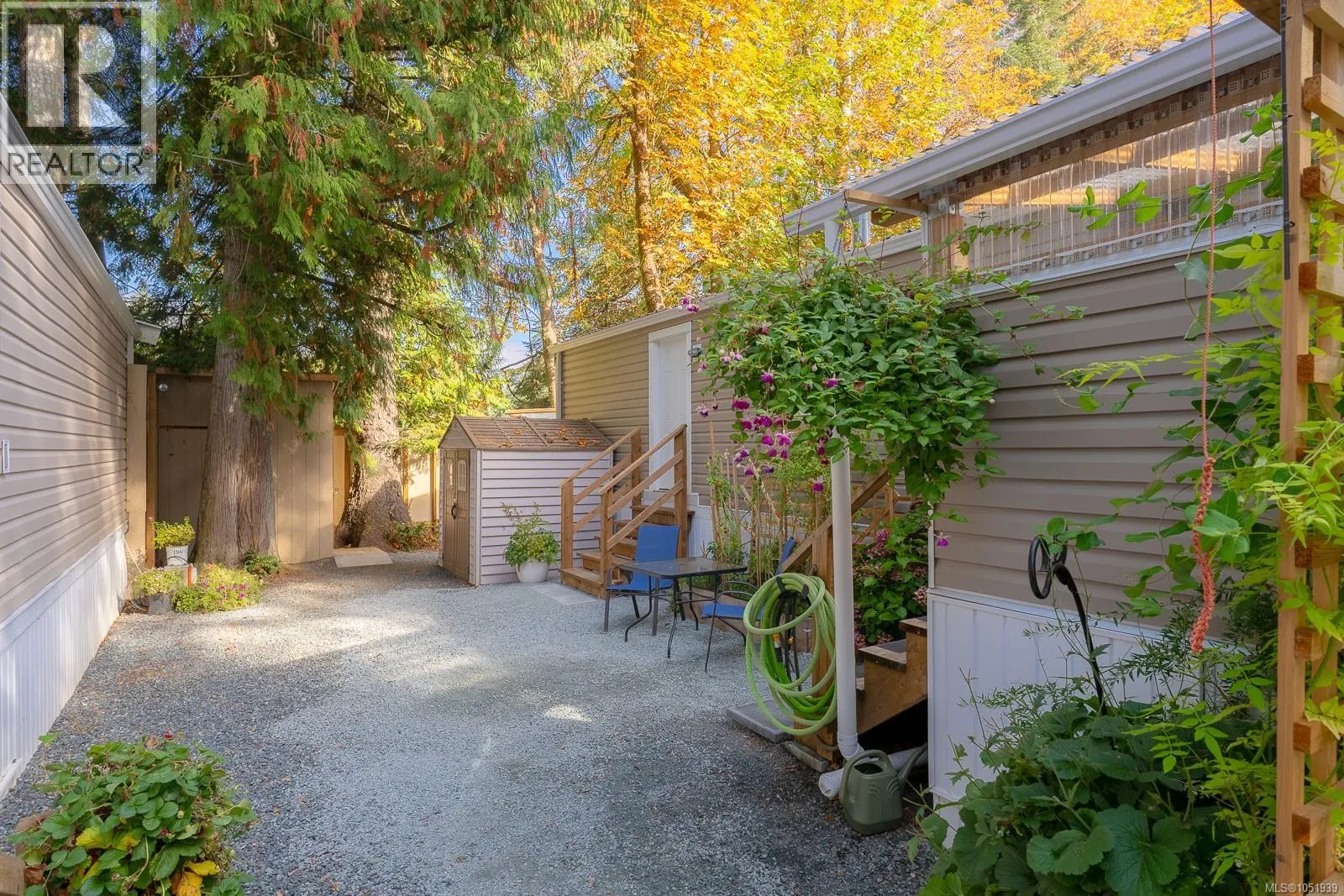 2 3258 Alberni Hwy