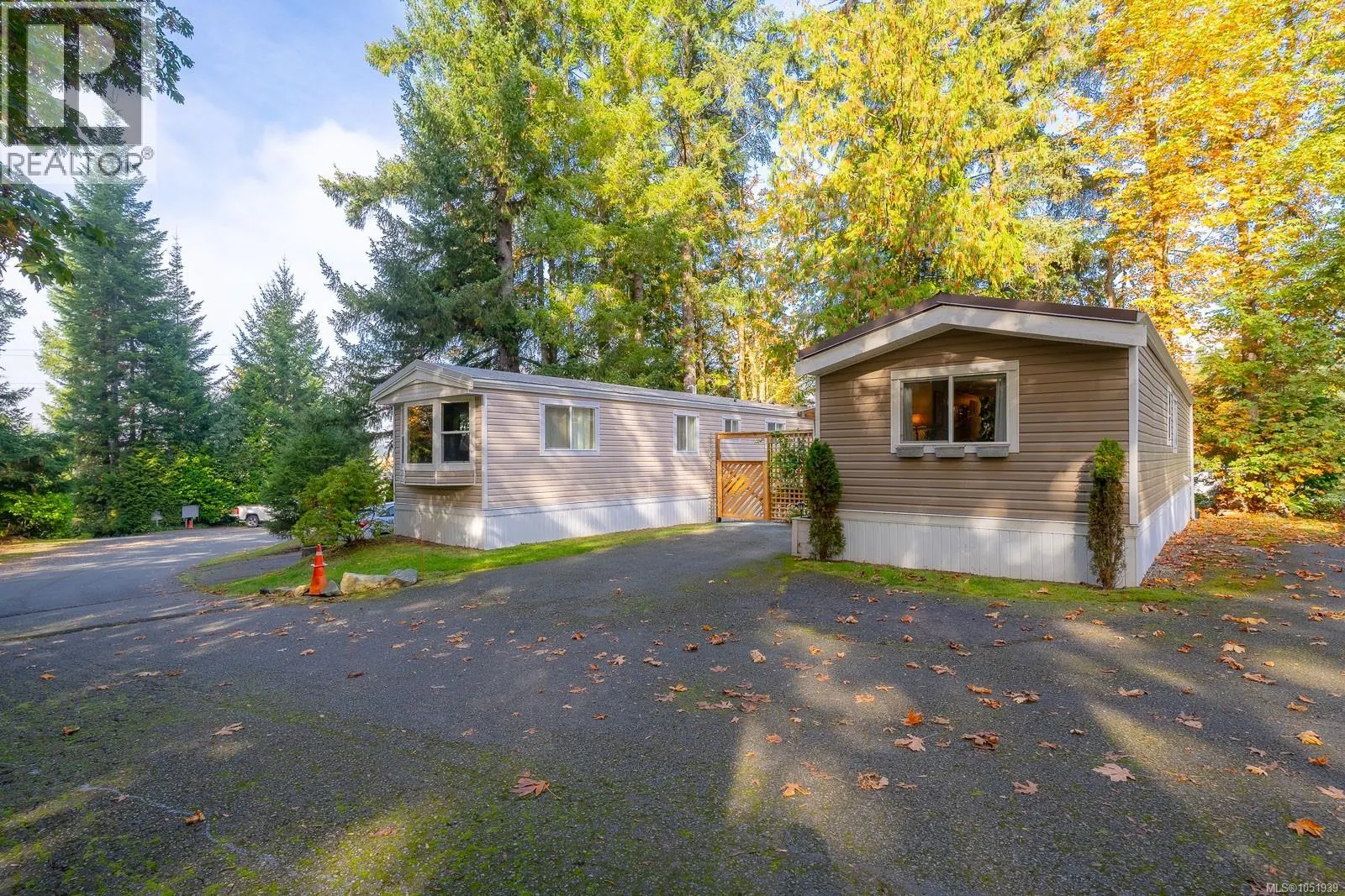 2 3258 Alberni Hwy