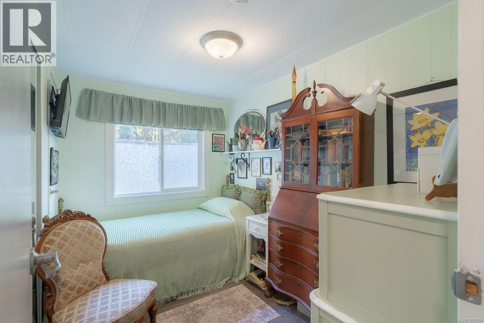 2 3258 Alberni Hwy