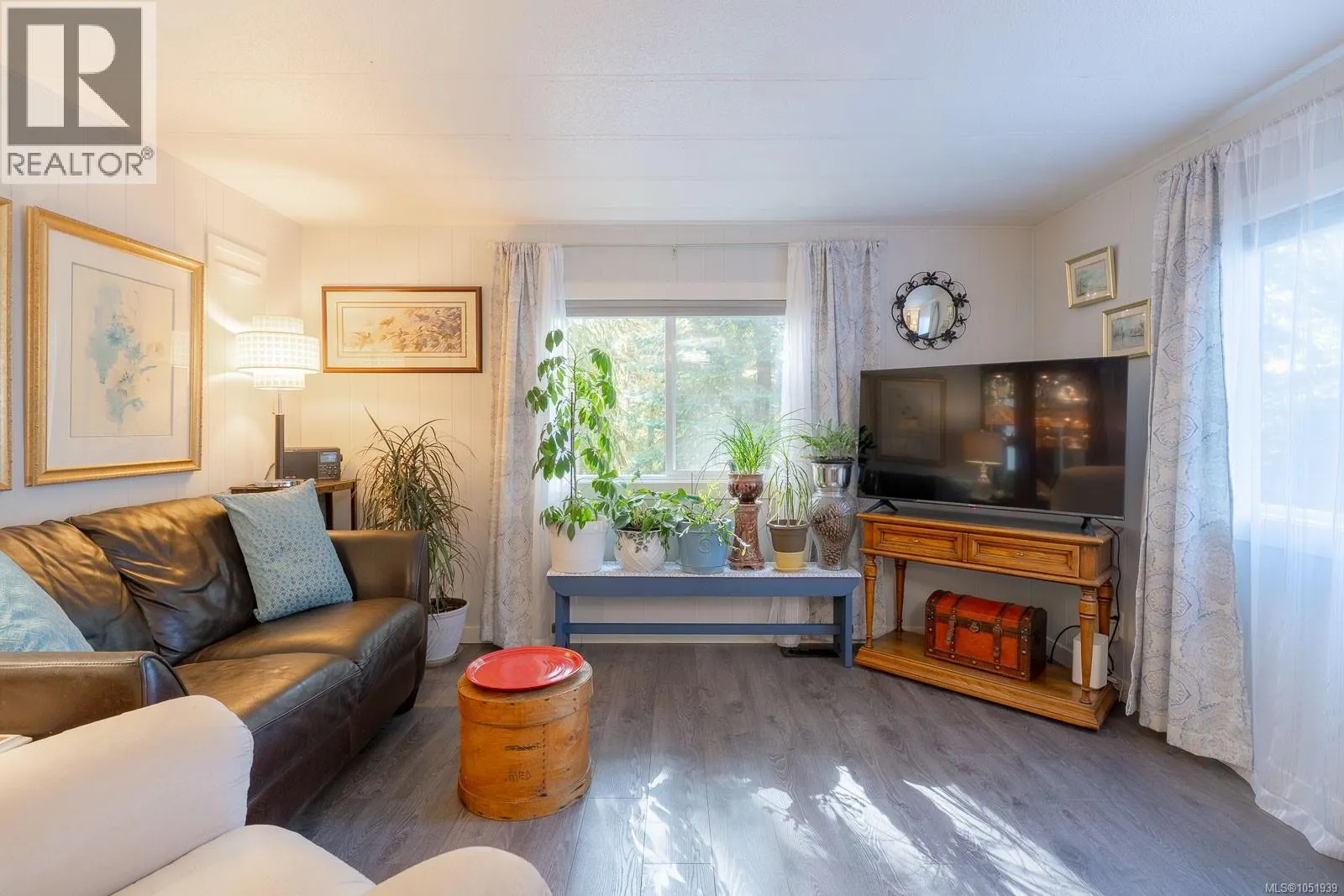 2 3258 Alberni Hwy