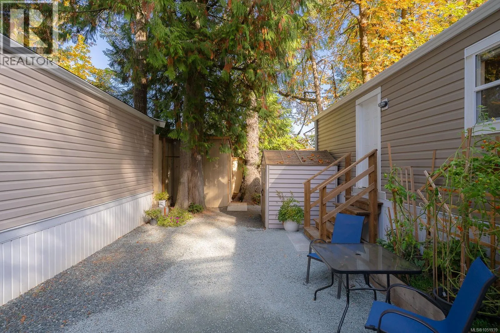 2 3258 Alberni Hwy