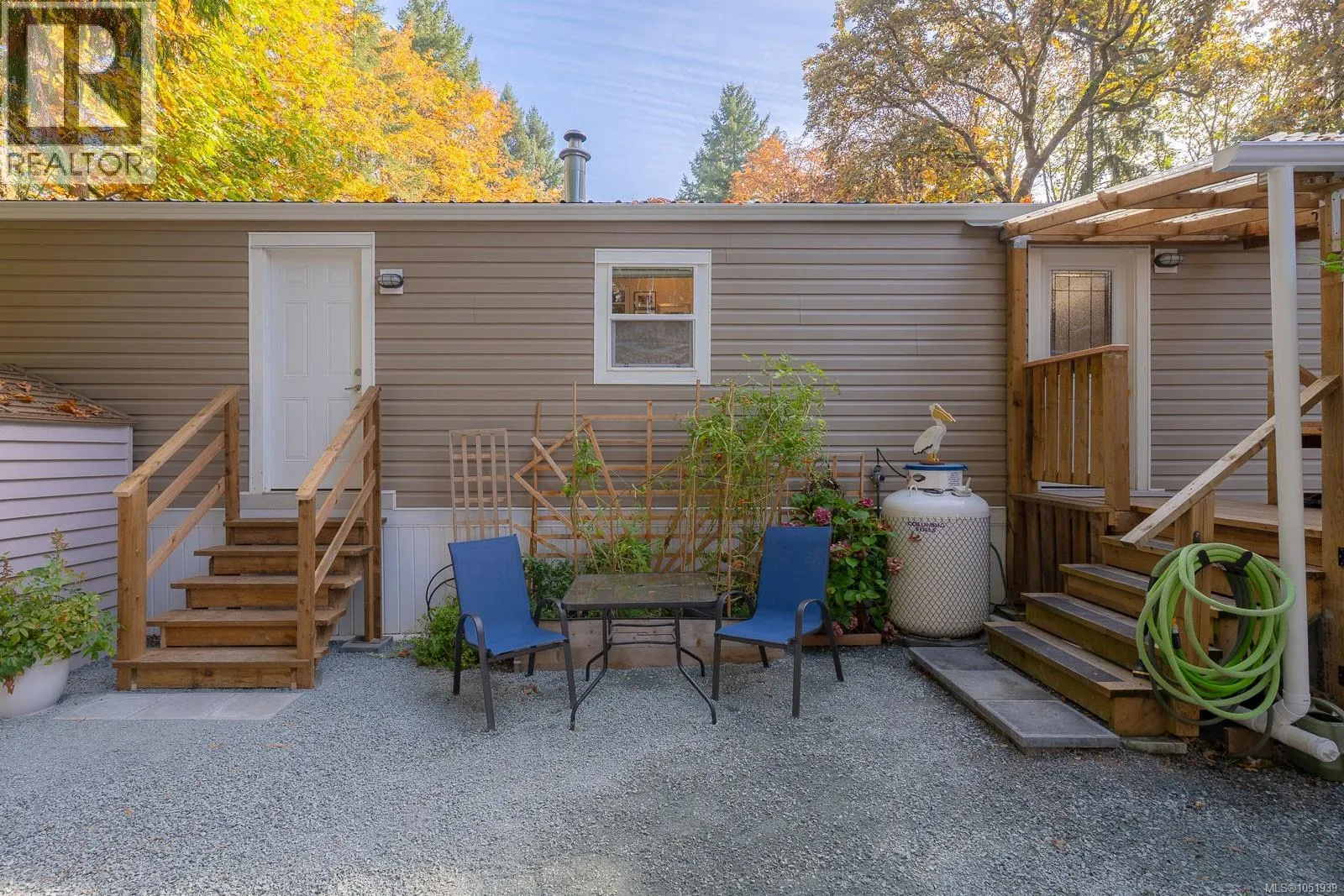 2 3258 Alberni Hwy