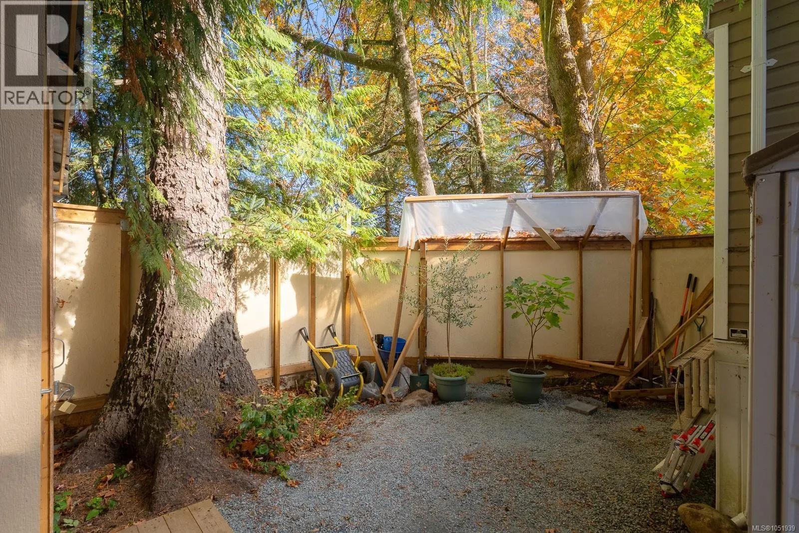 2 3258 Alberni Hwy