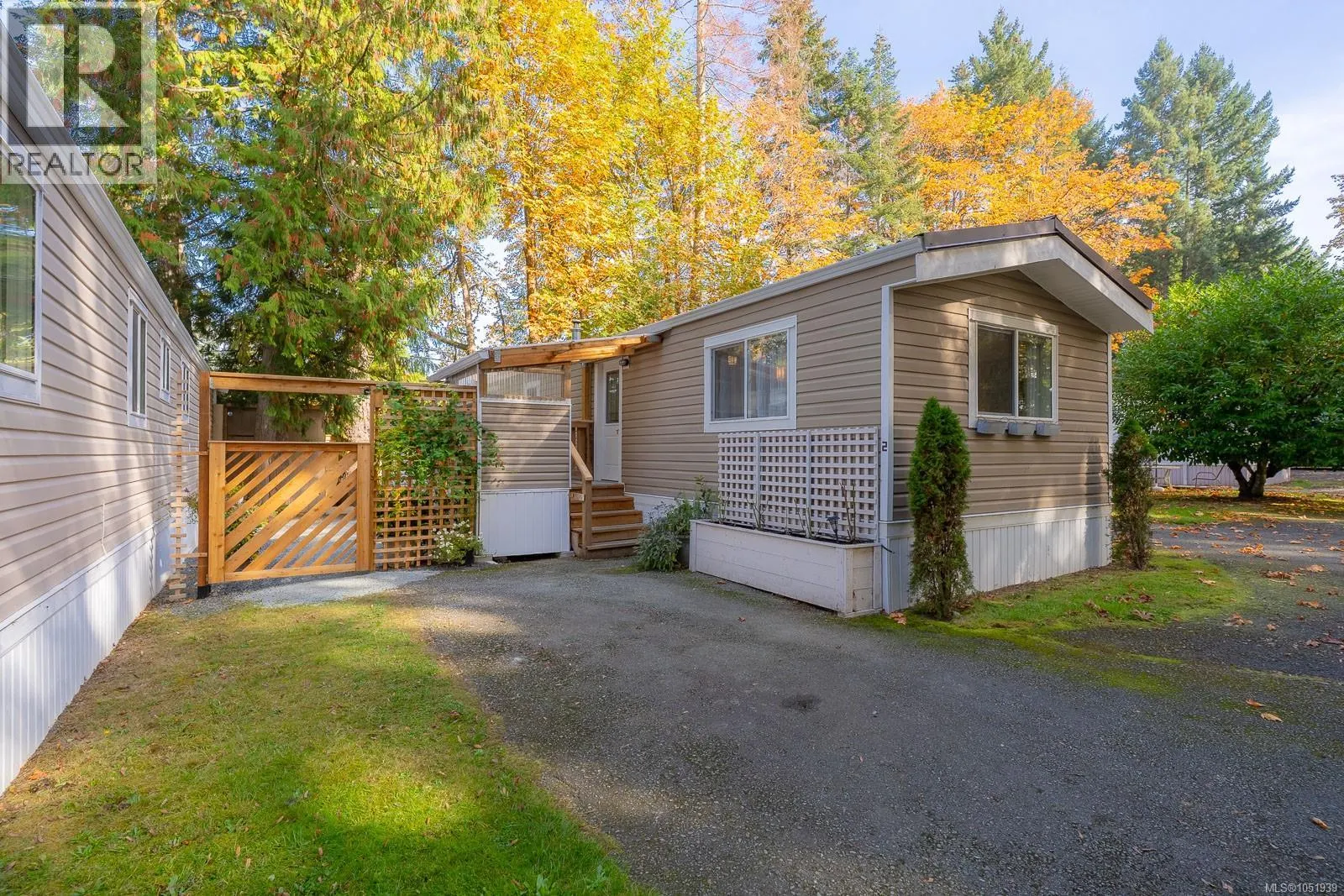 2 3258 Alberni Hwy