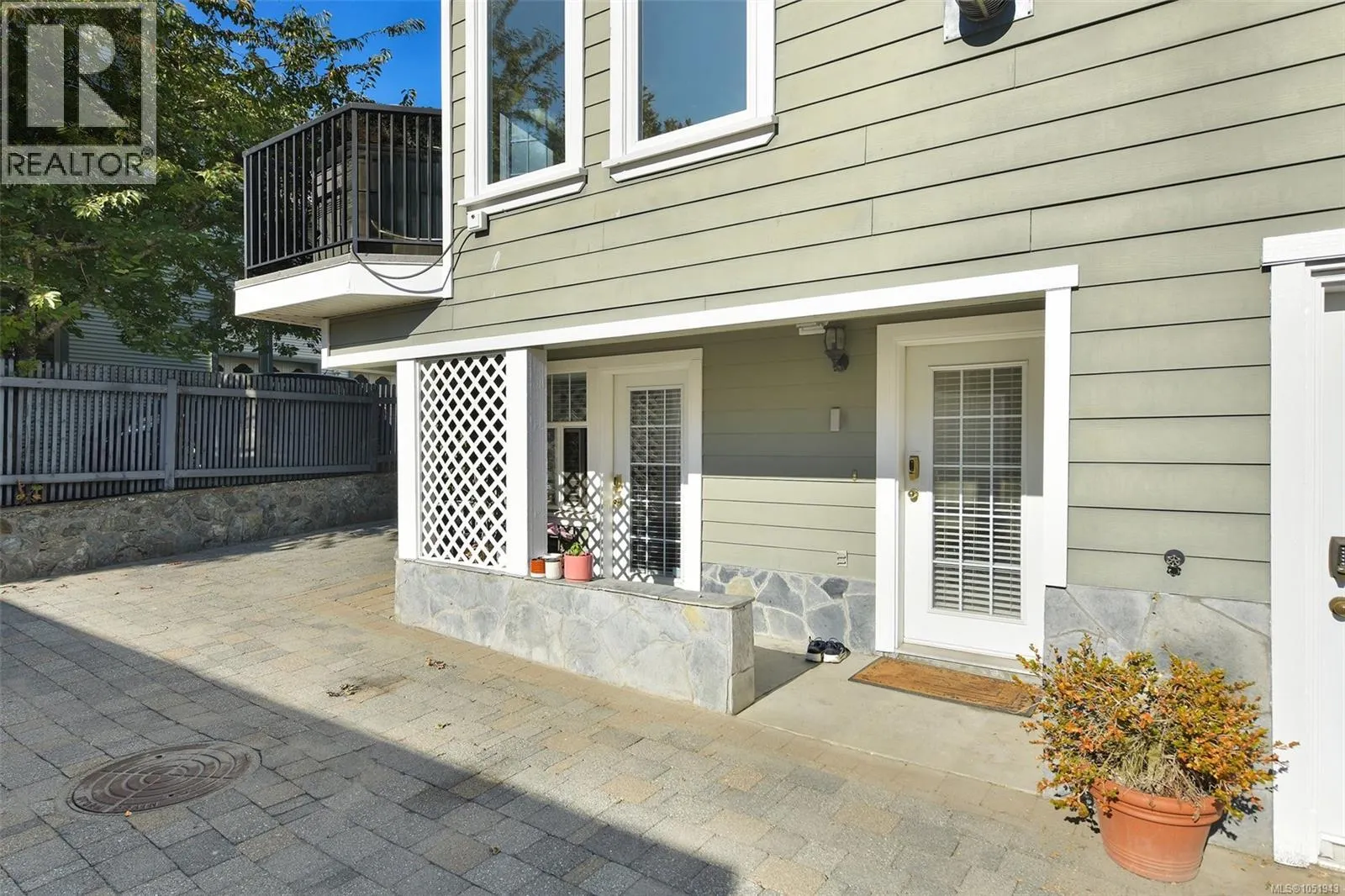 225 Kingston St