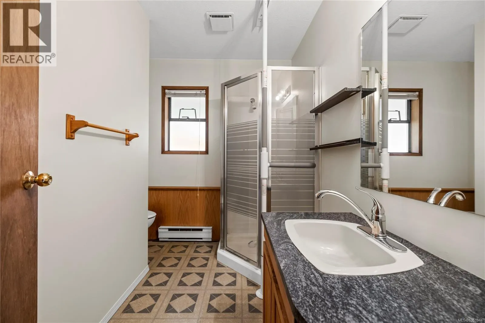 443 Hoylake Rd W