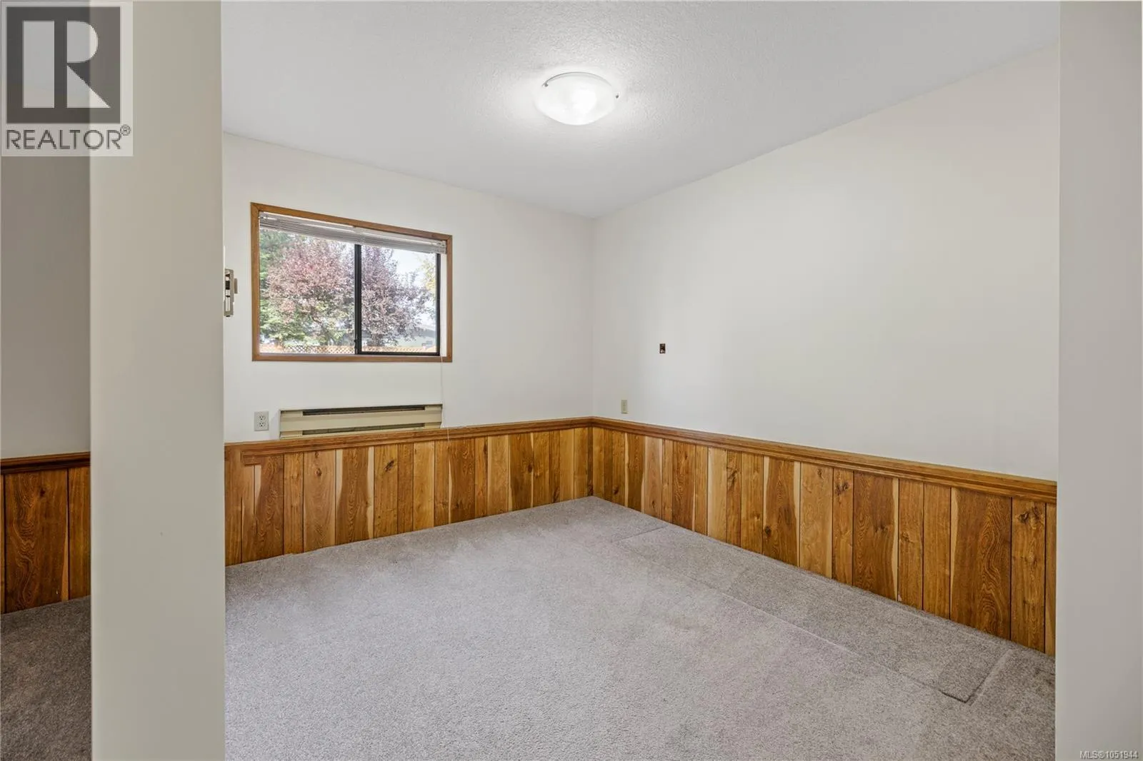 443 Hoylake Rd W
