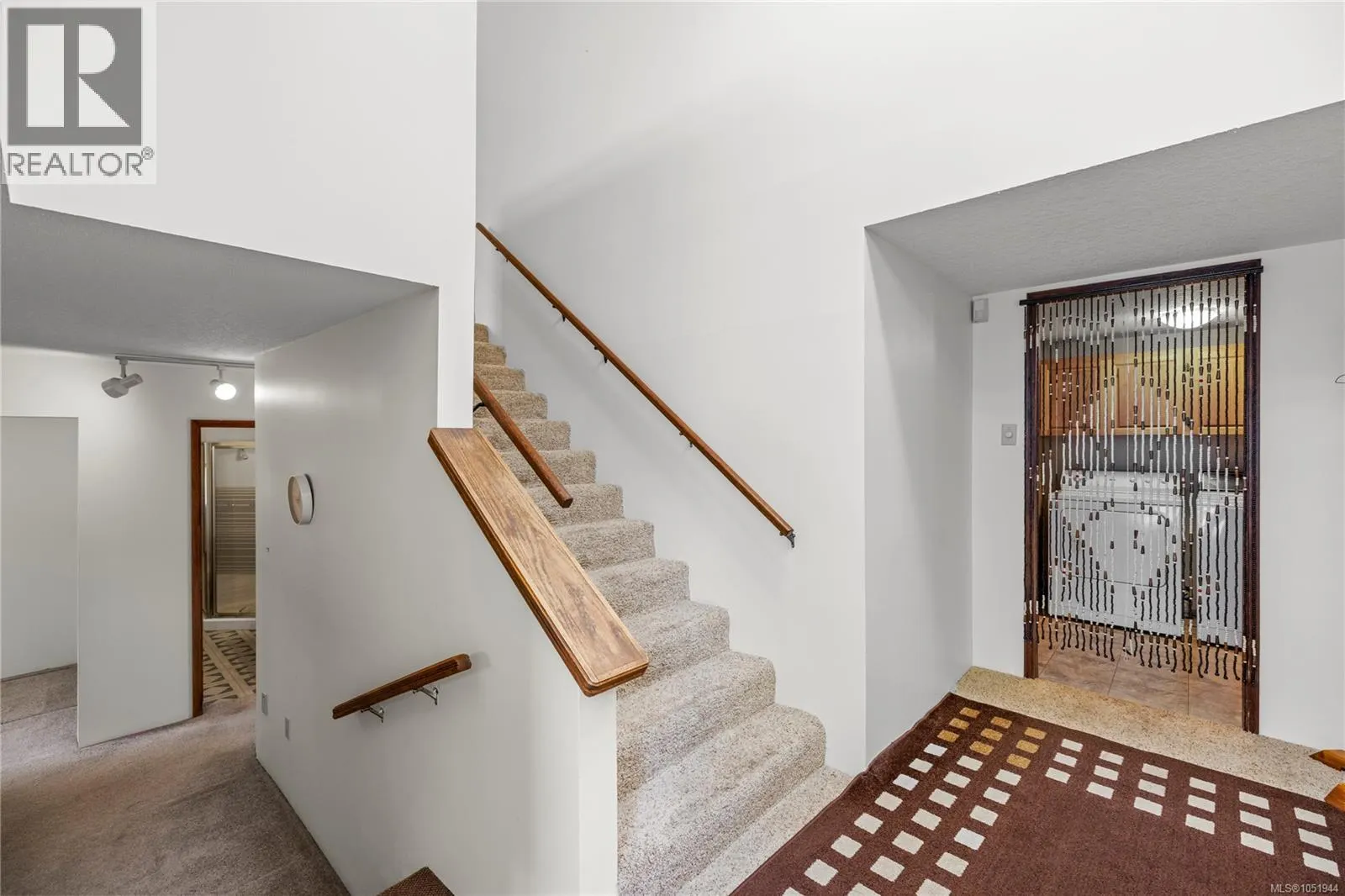 443 Hoylake Rd W