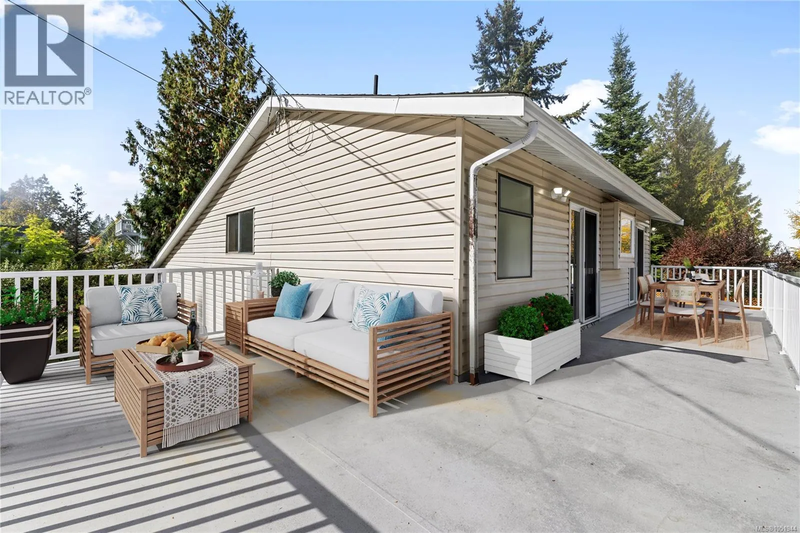 443 Hoylake Rd W