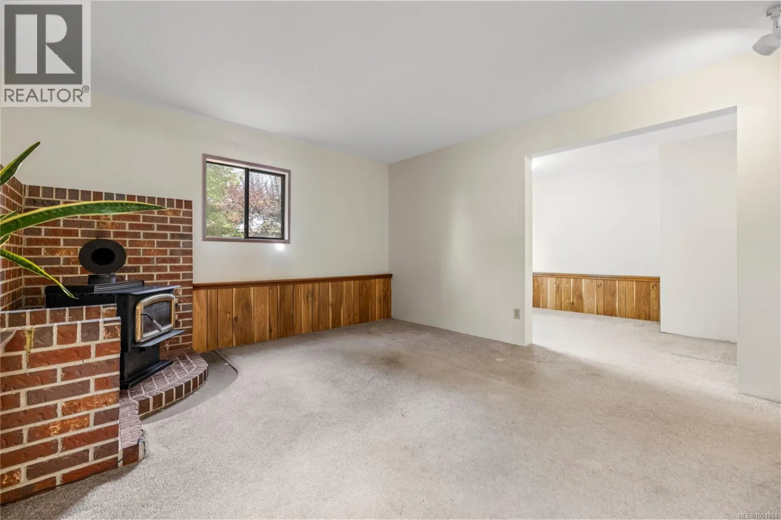 443 Hoylake Rd W
