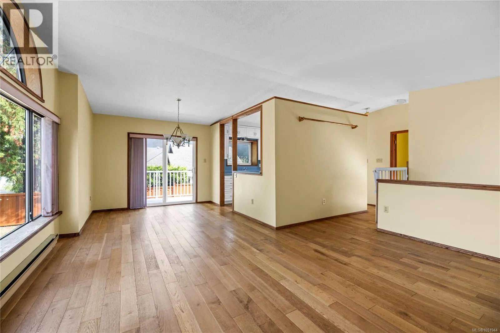 443 Hoylake Rd W