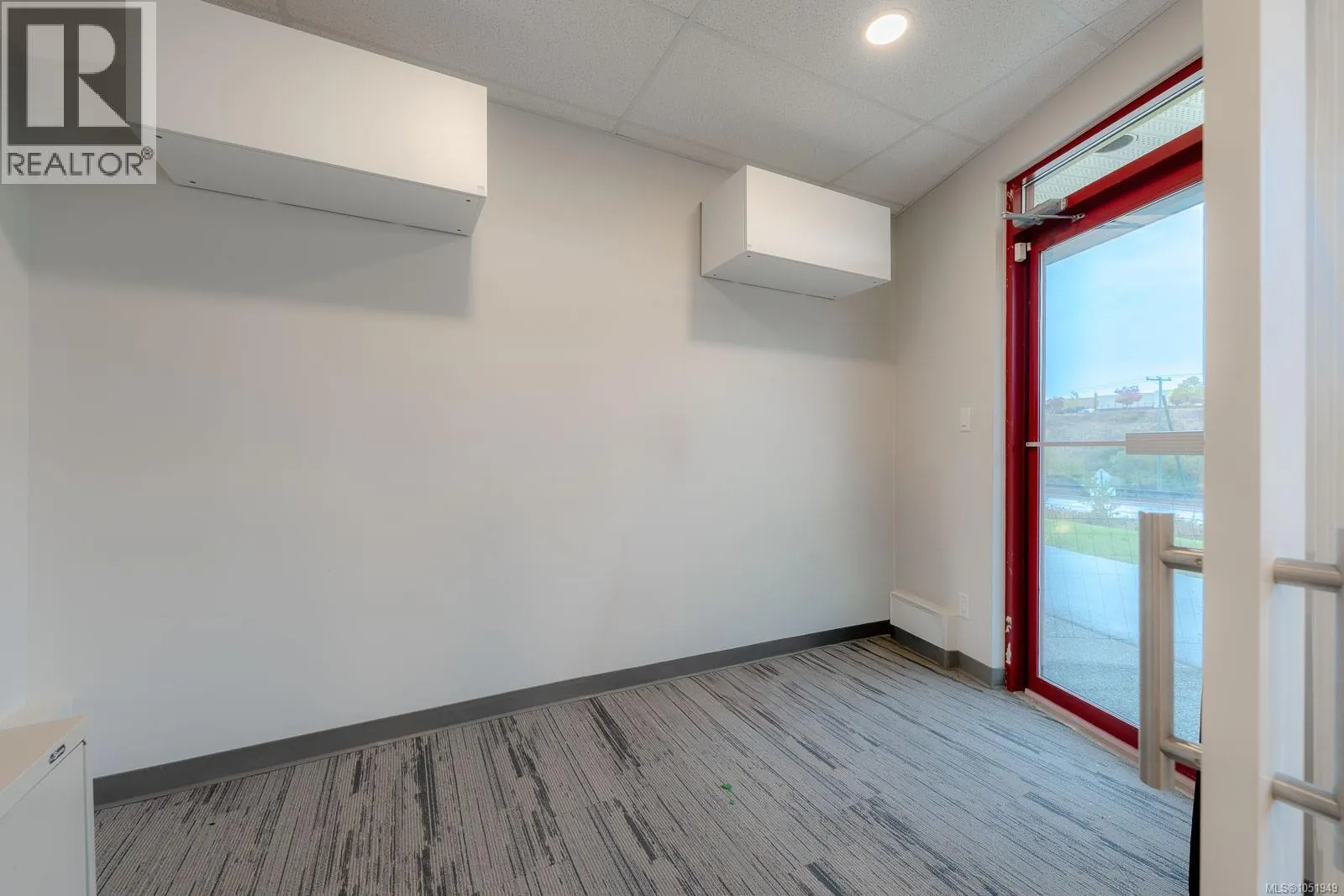 1A 5140 Metral Dr