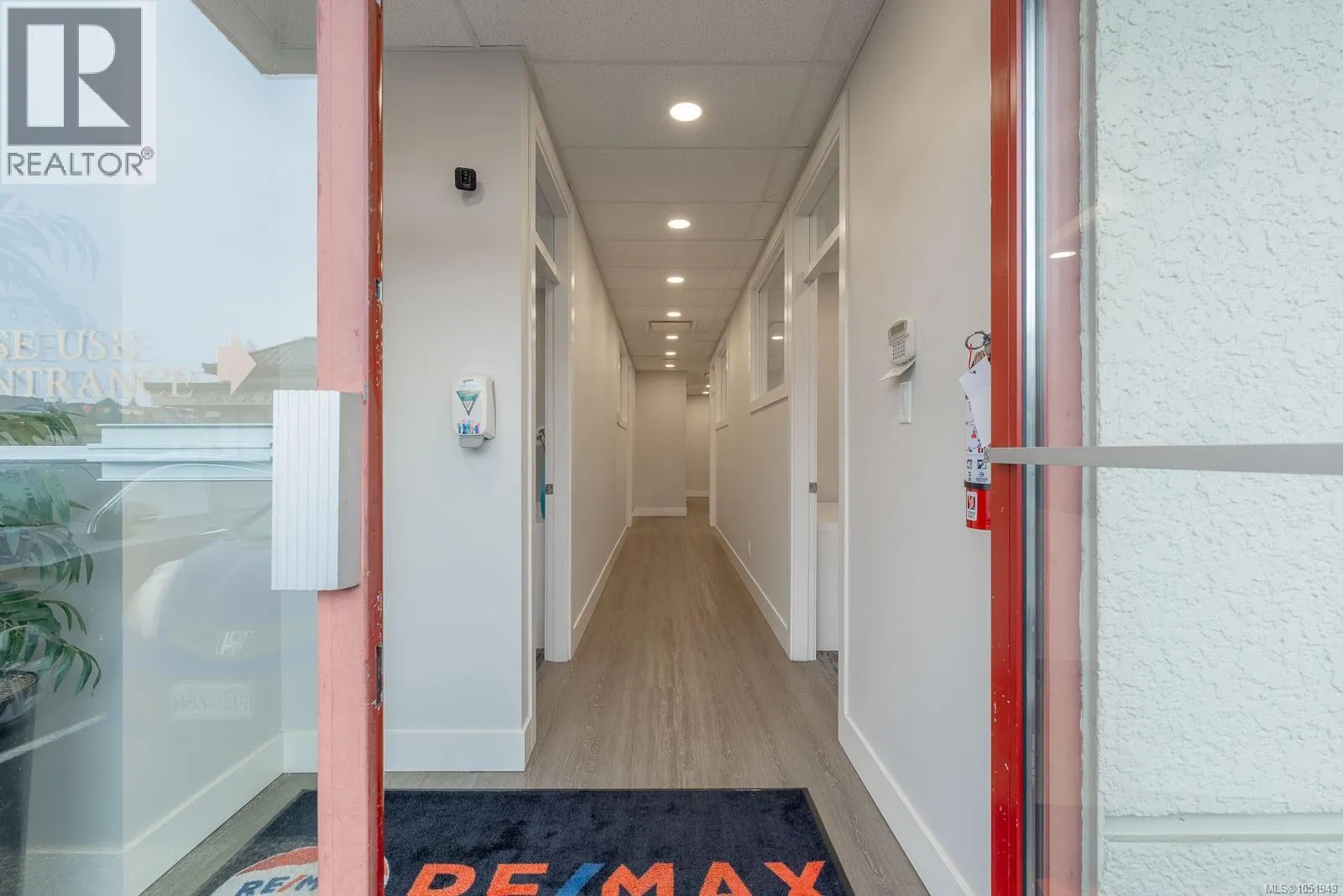 1A 5140 Metral Dr