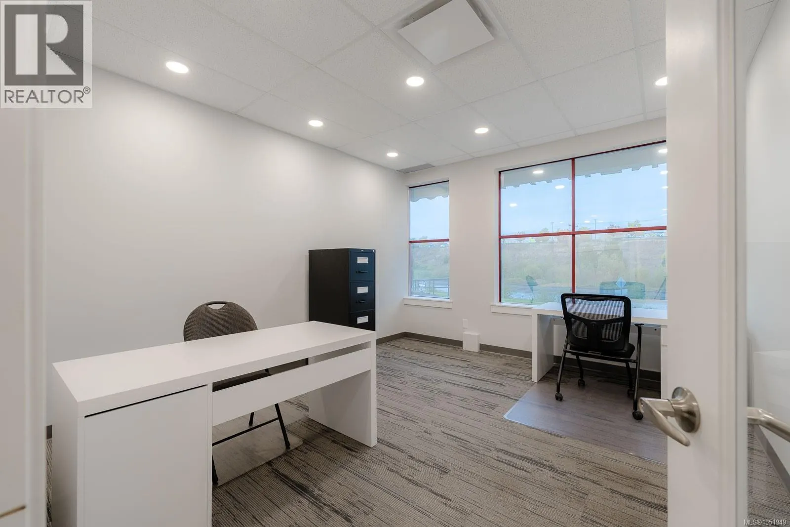 1A 5140 Metral Dr