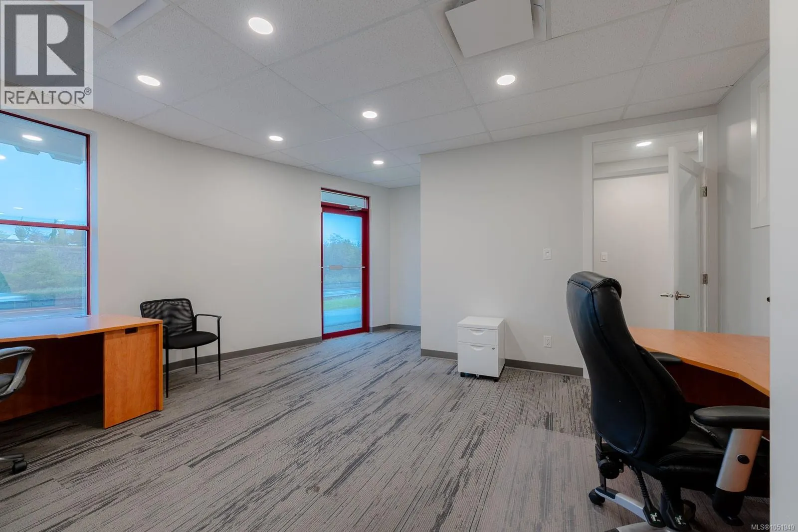 1A 5140 Metral Dr