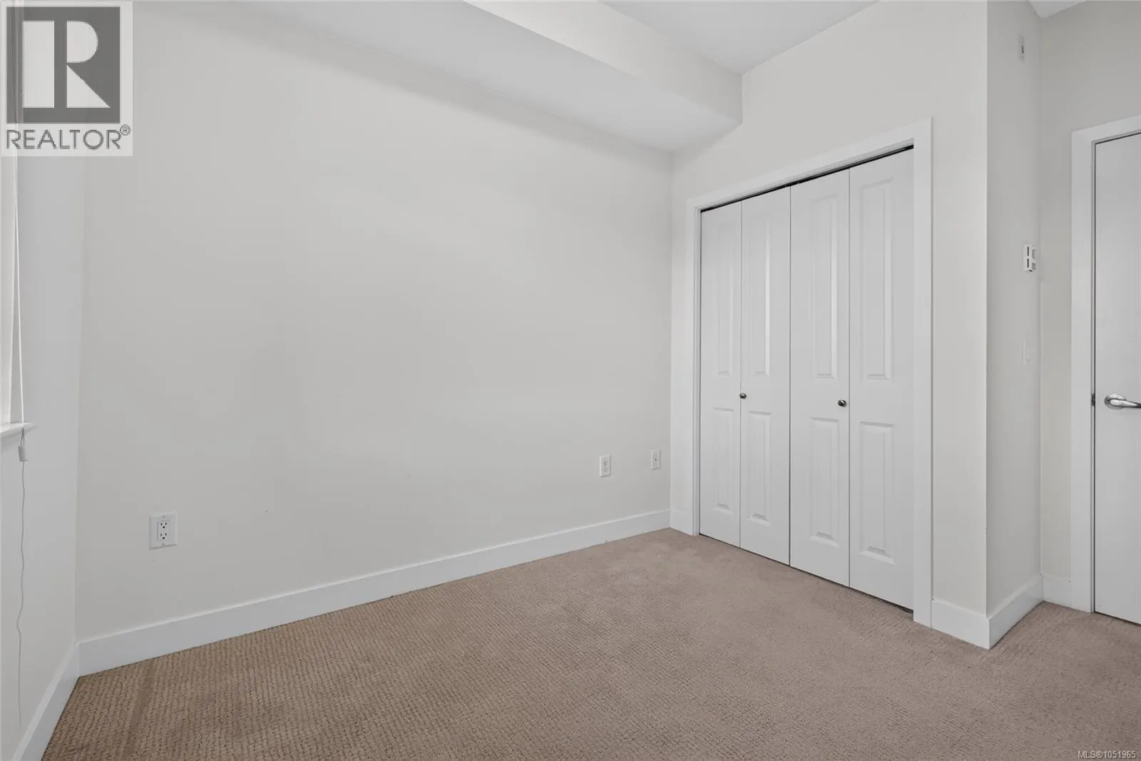 306 4394 West Saanich Rd