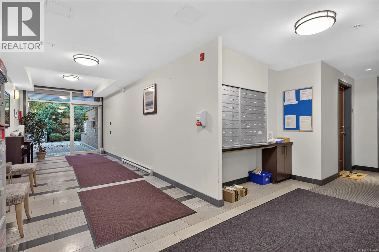 306 4394 West Saanich Rd