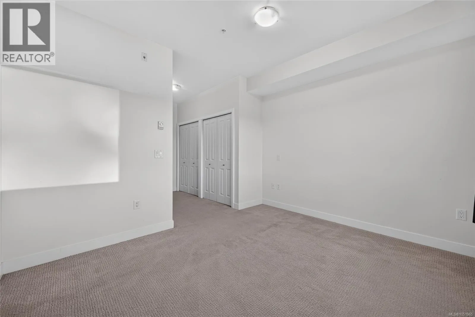 306 4394 West Saanich Rd