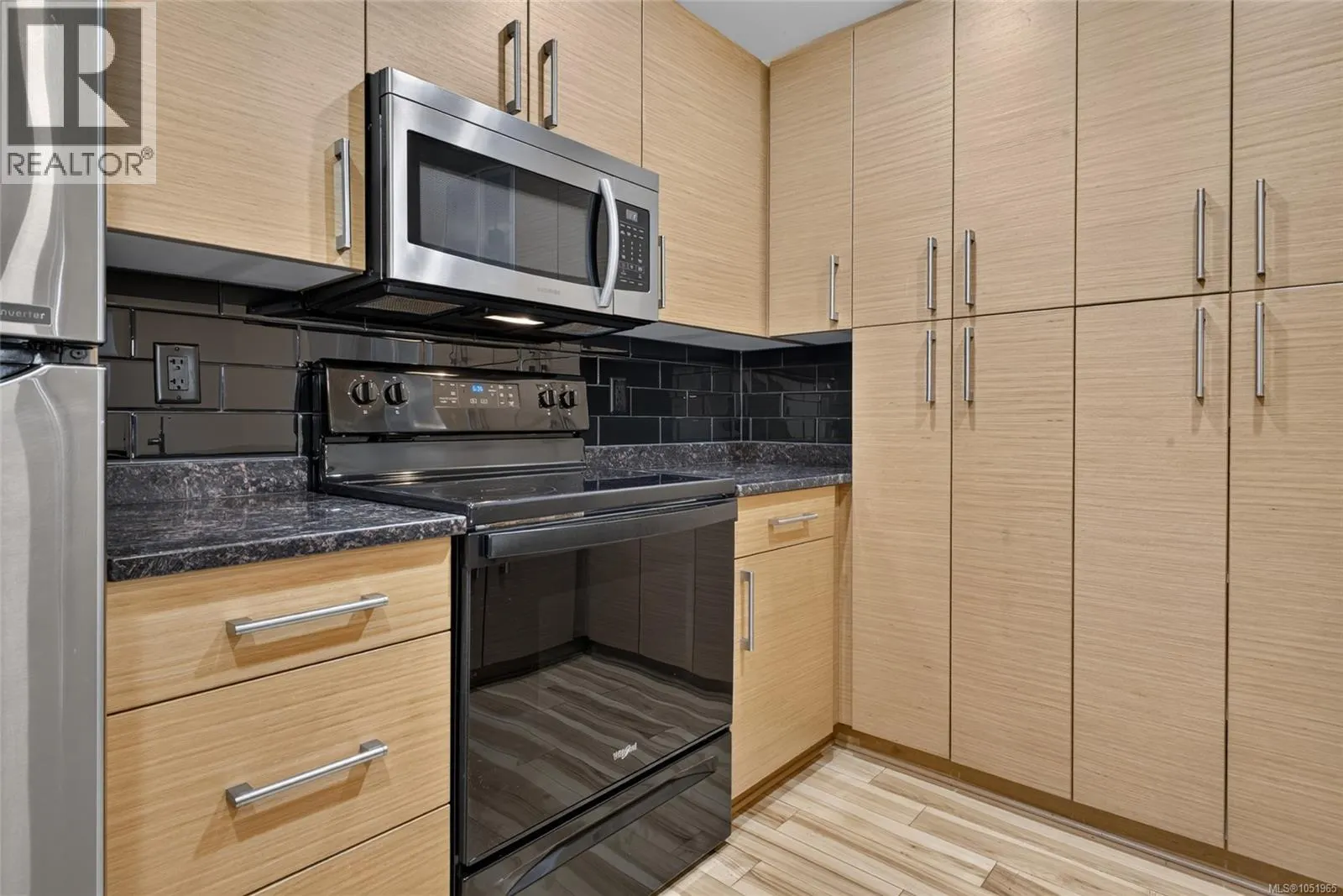306 4394 West Saanich Rd