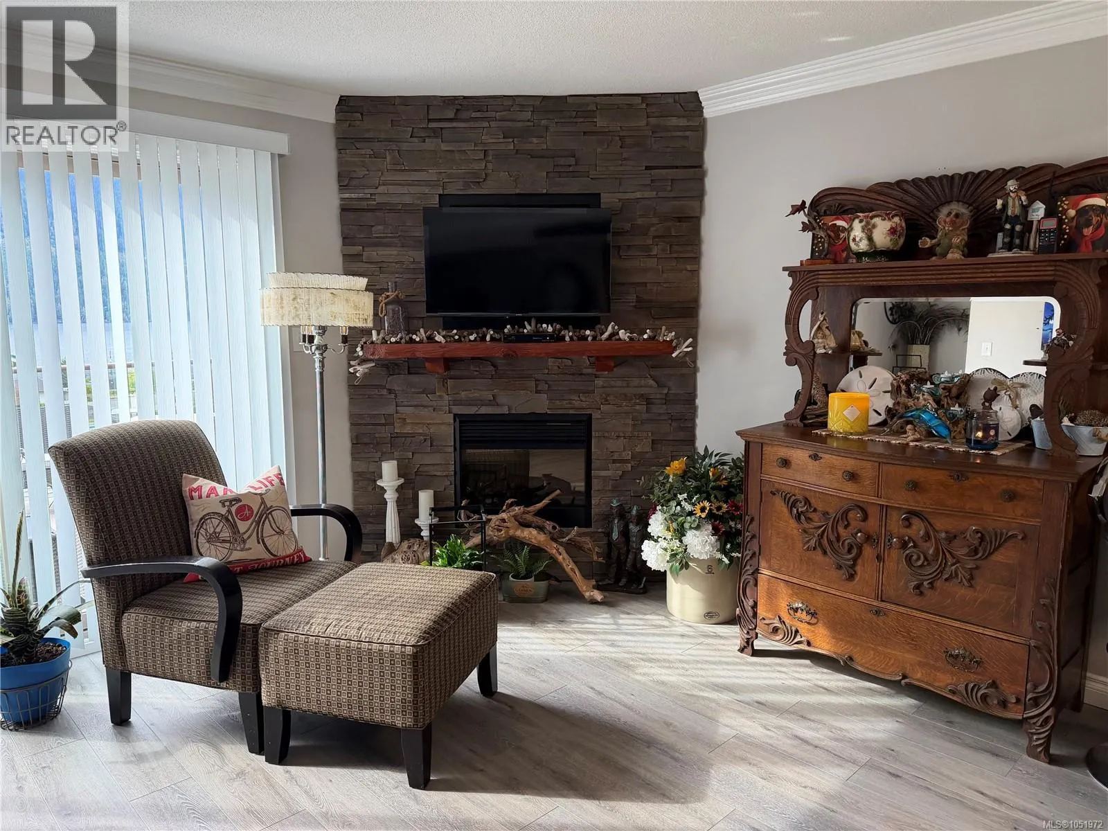 202 Haida Ave