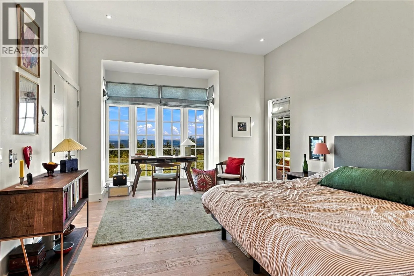 377 Seymour Hts