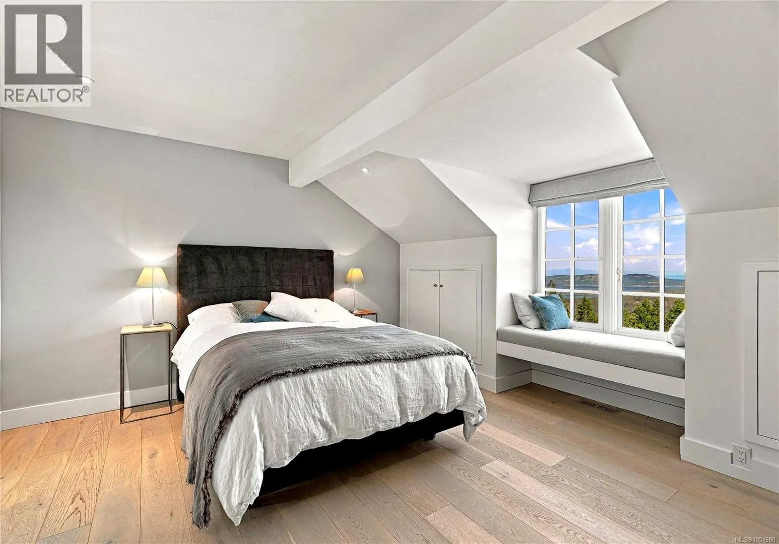 377 Seymour Hts