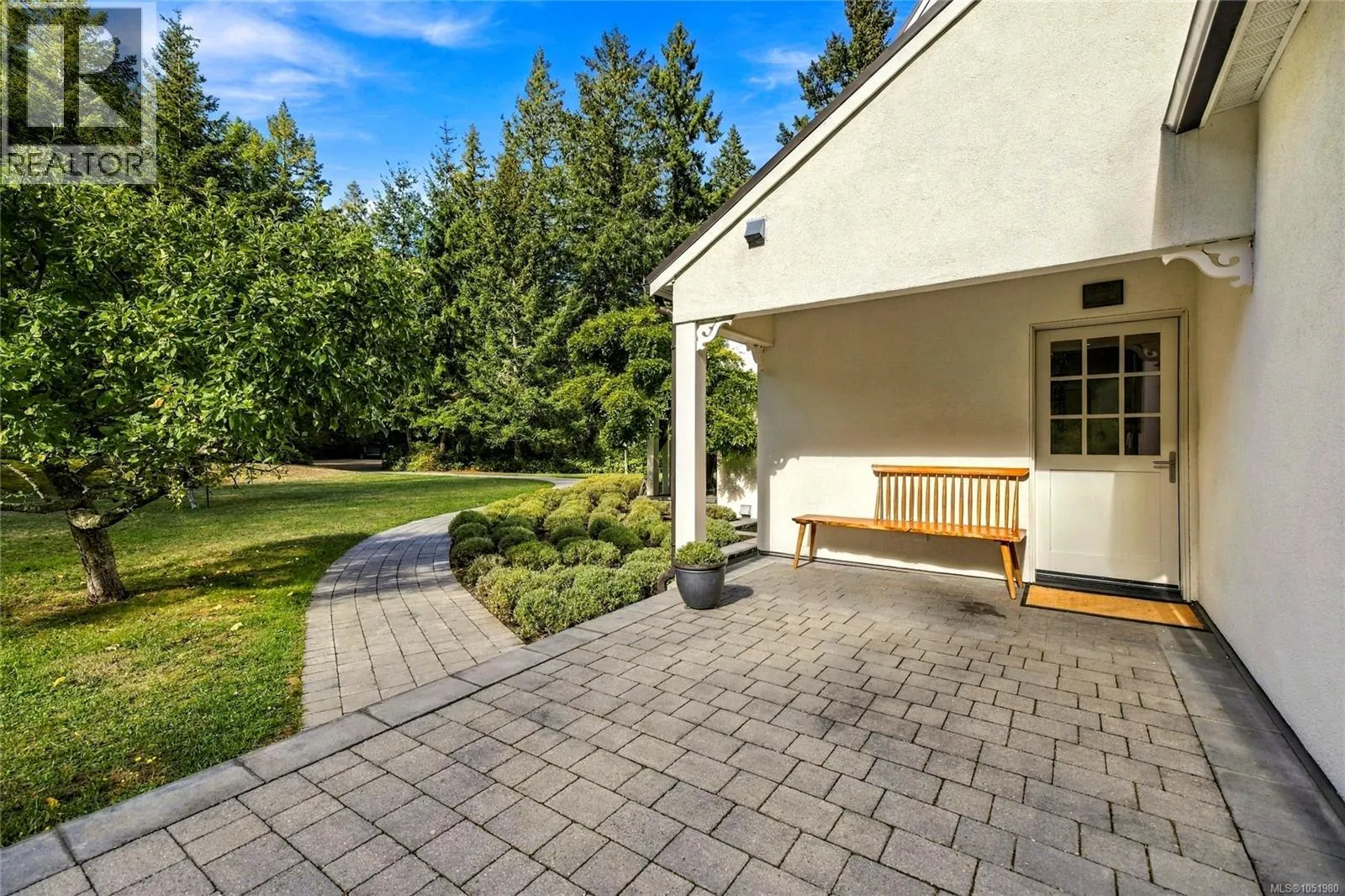 377 Seymour Hts