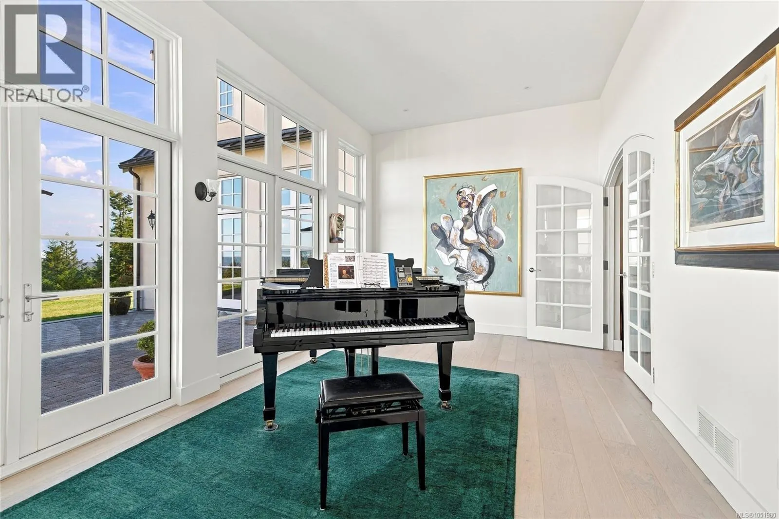 377 Seymour Hts