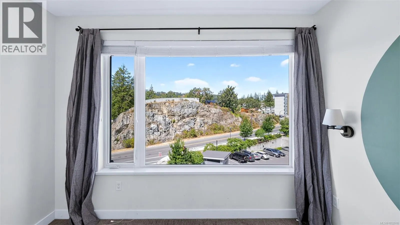 412 967 Whirlaway Cres