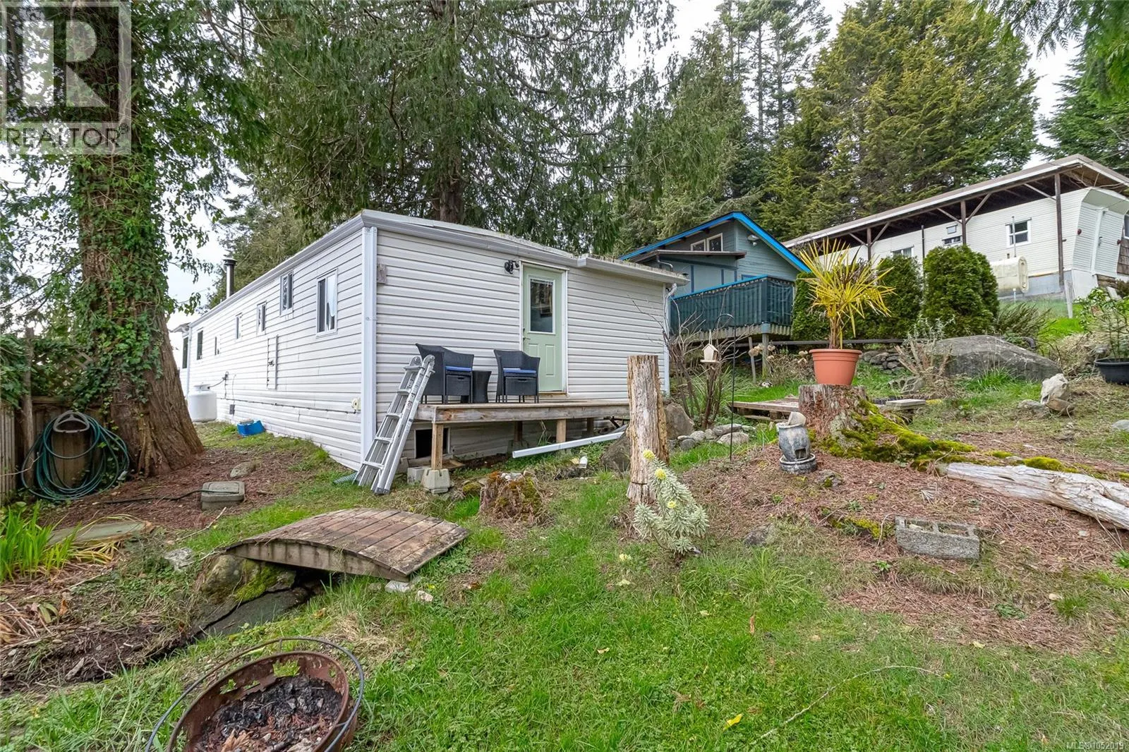 9 8177 West Coast Rd
