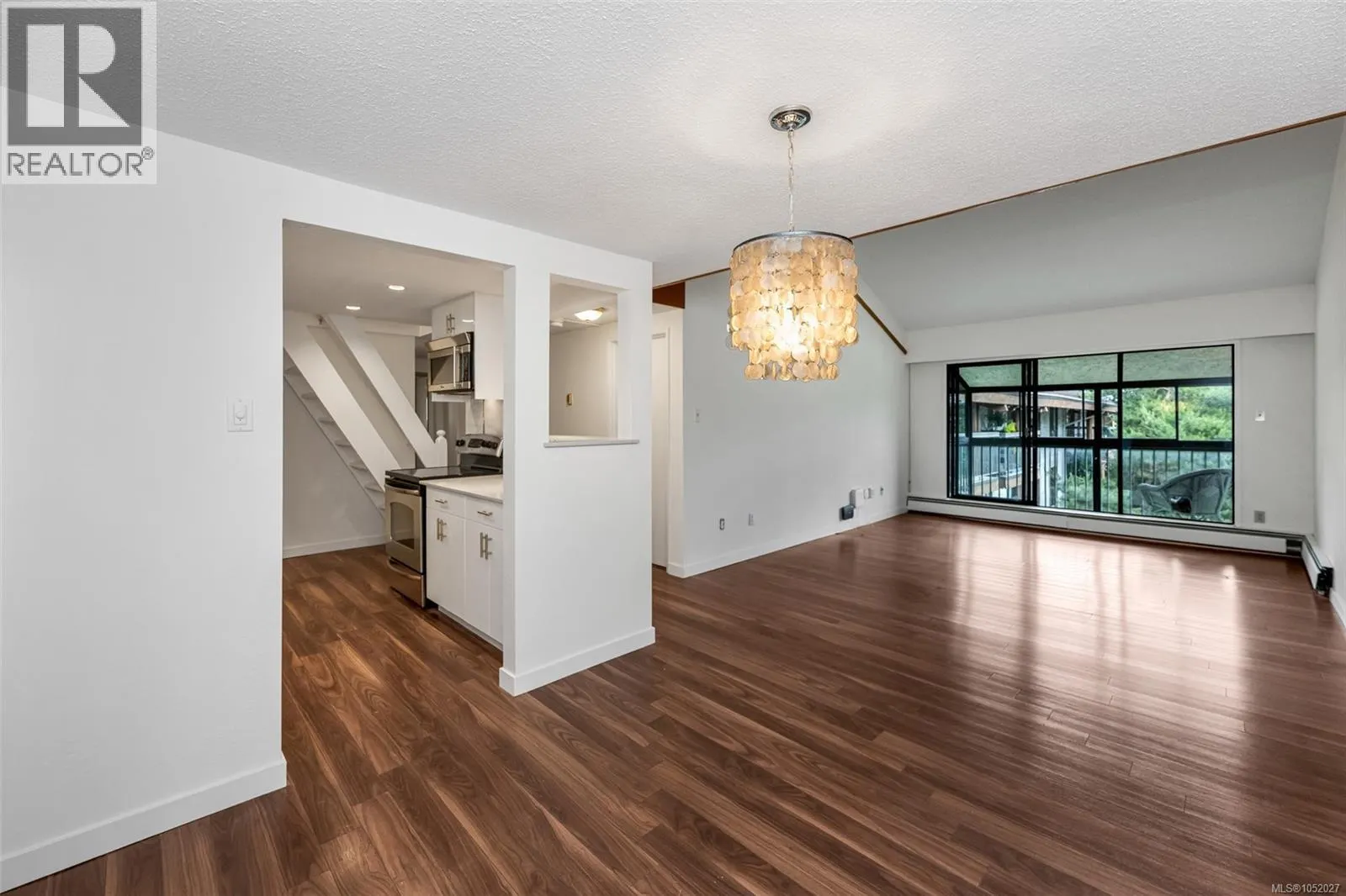 419 1009 McKenzie Ave