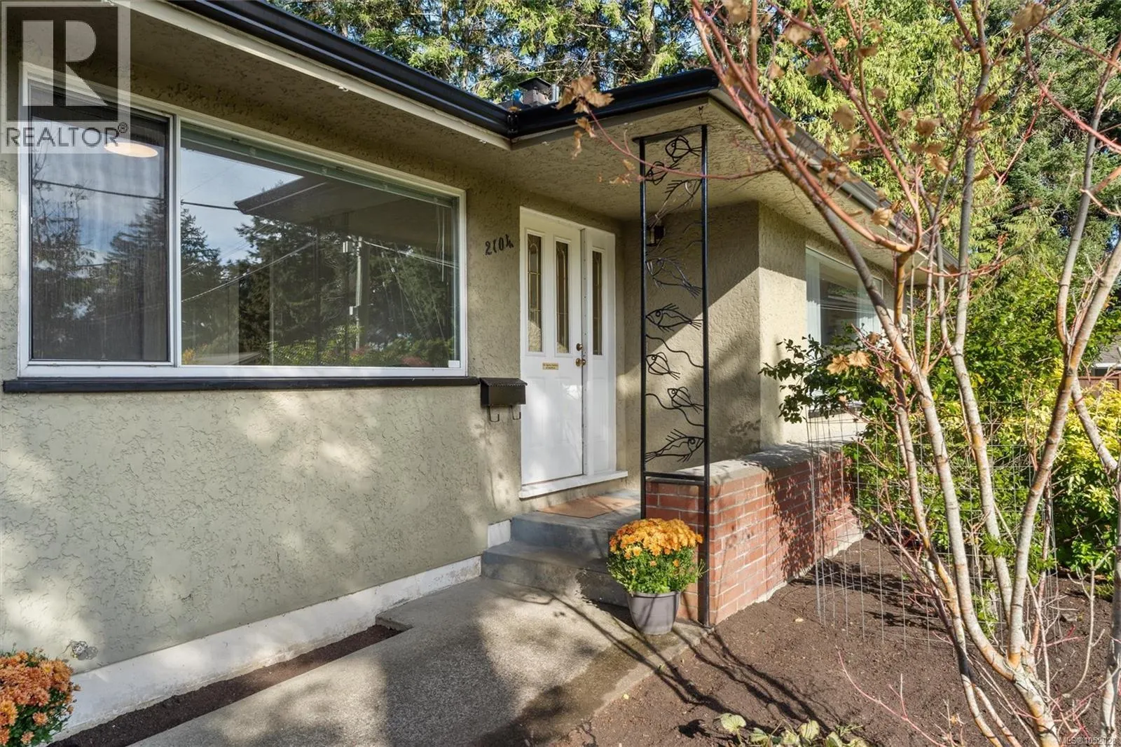 2104 Wenman Dr