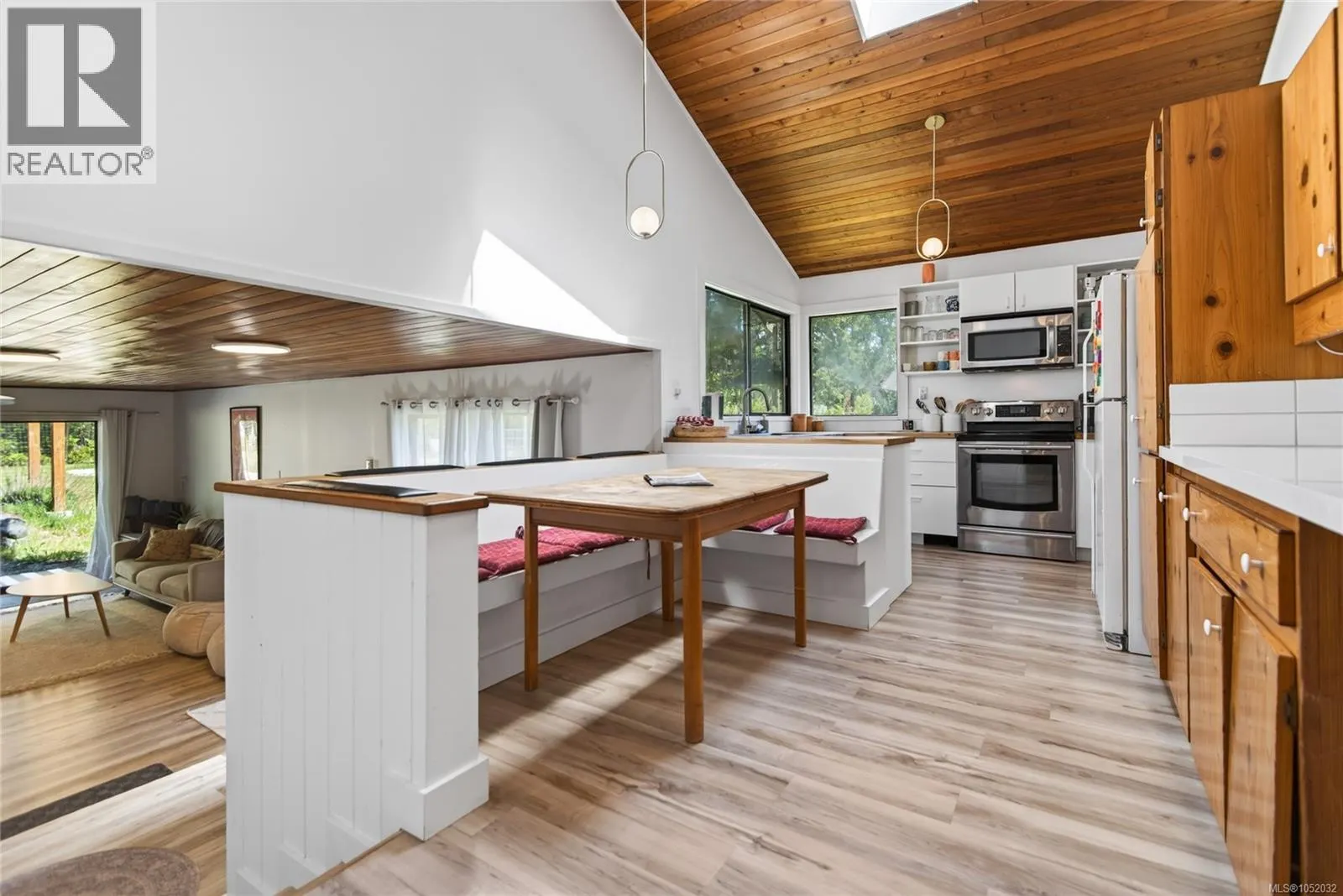 2279/2281 Clark Rd