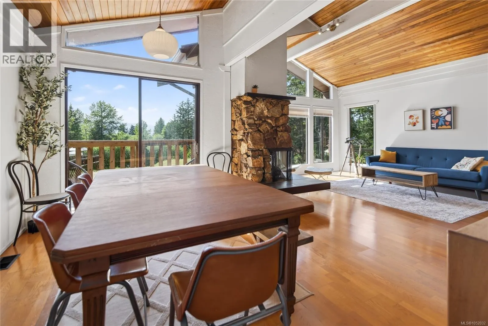 2279/2281 Clark Rd