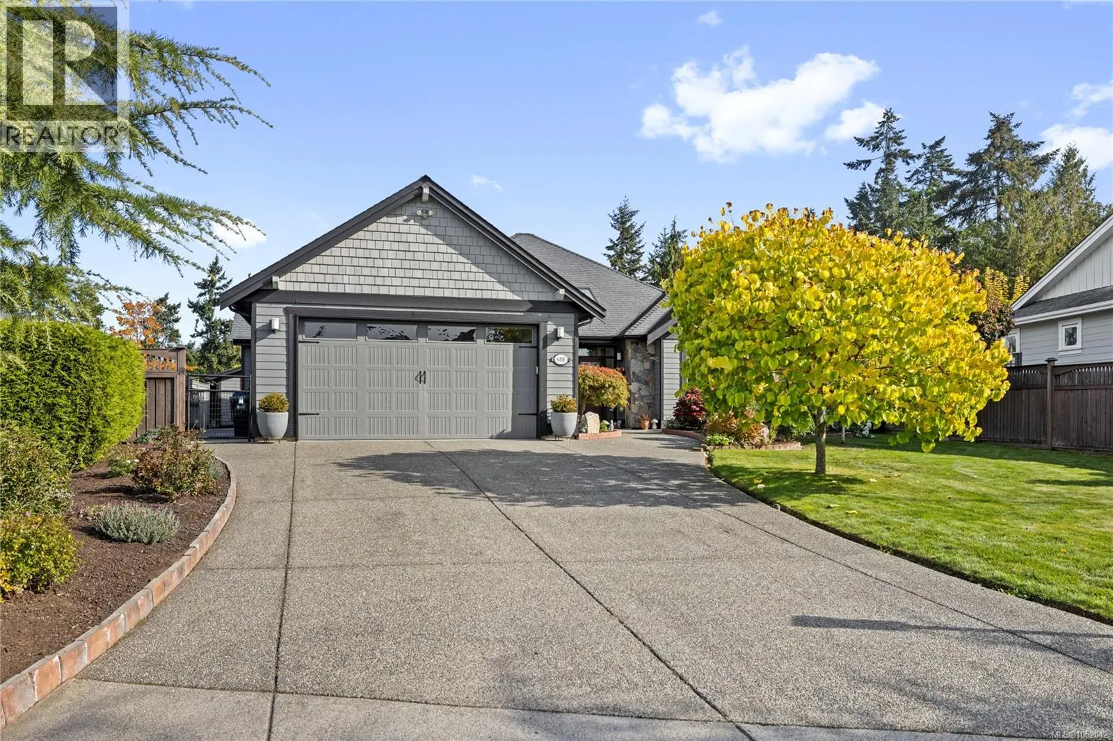 688 Lowry's Rd