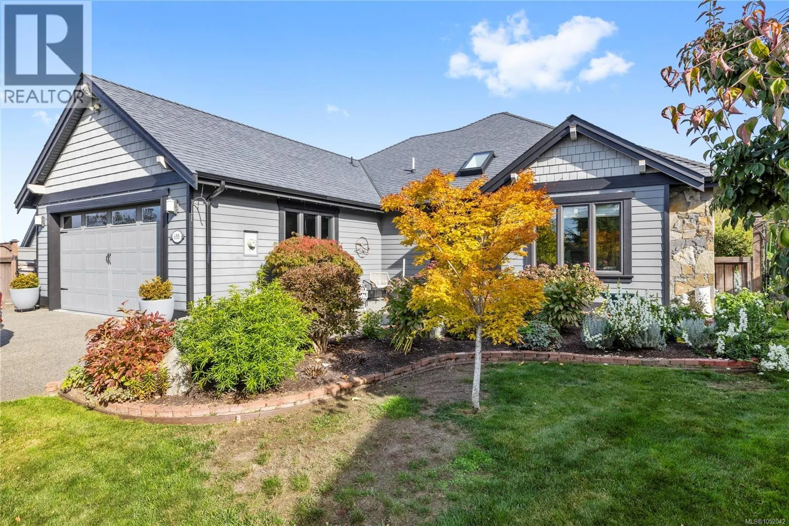 688 Lowry's Rd