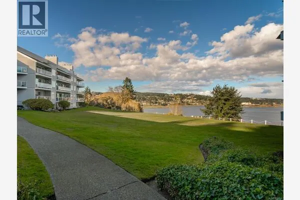 508 2562 Departure Bay Rd