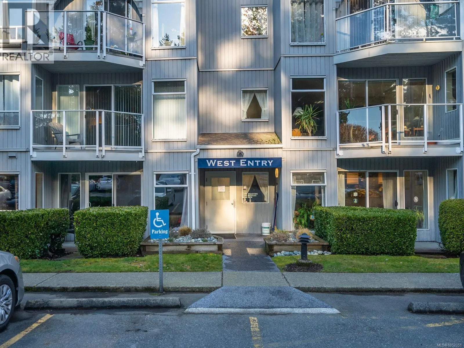 508 2562 Departure Bay Rd
