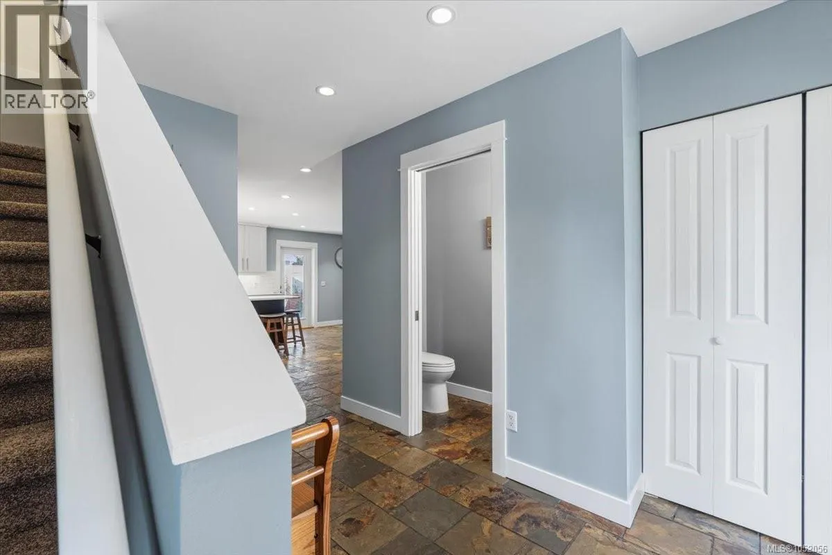 558 Johnstone Rd