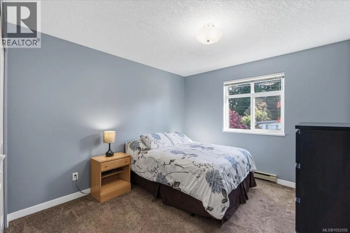 558 Johnstone Rd