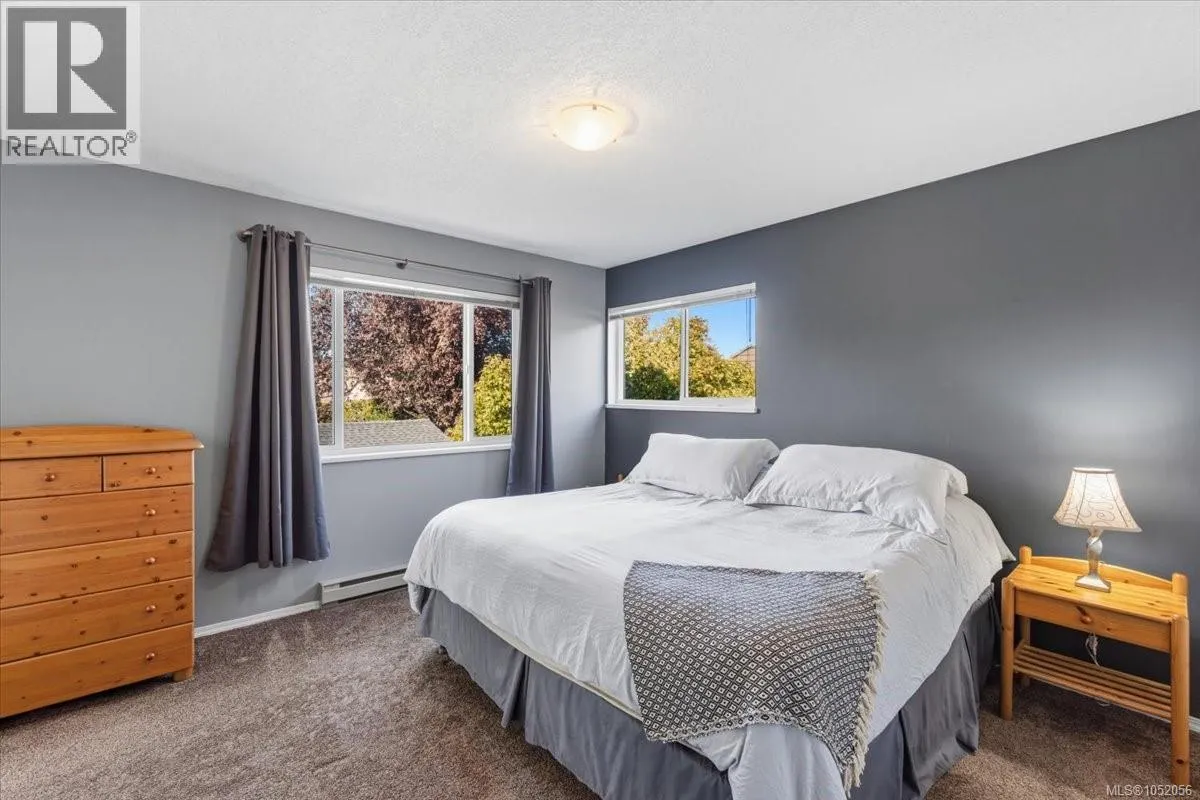 558 Johnstone Rd
