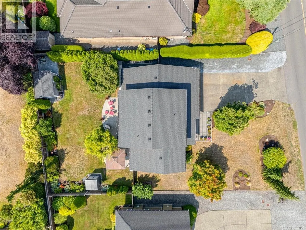 558 Johnstone Rd