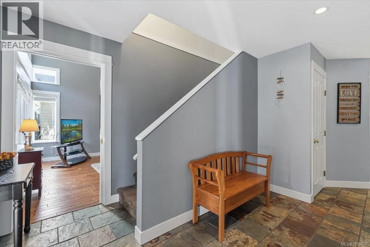 558 Johnstone Rd