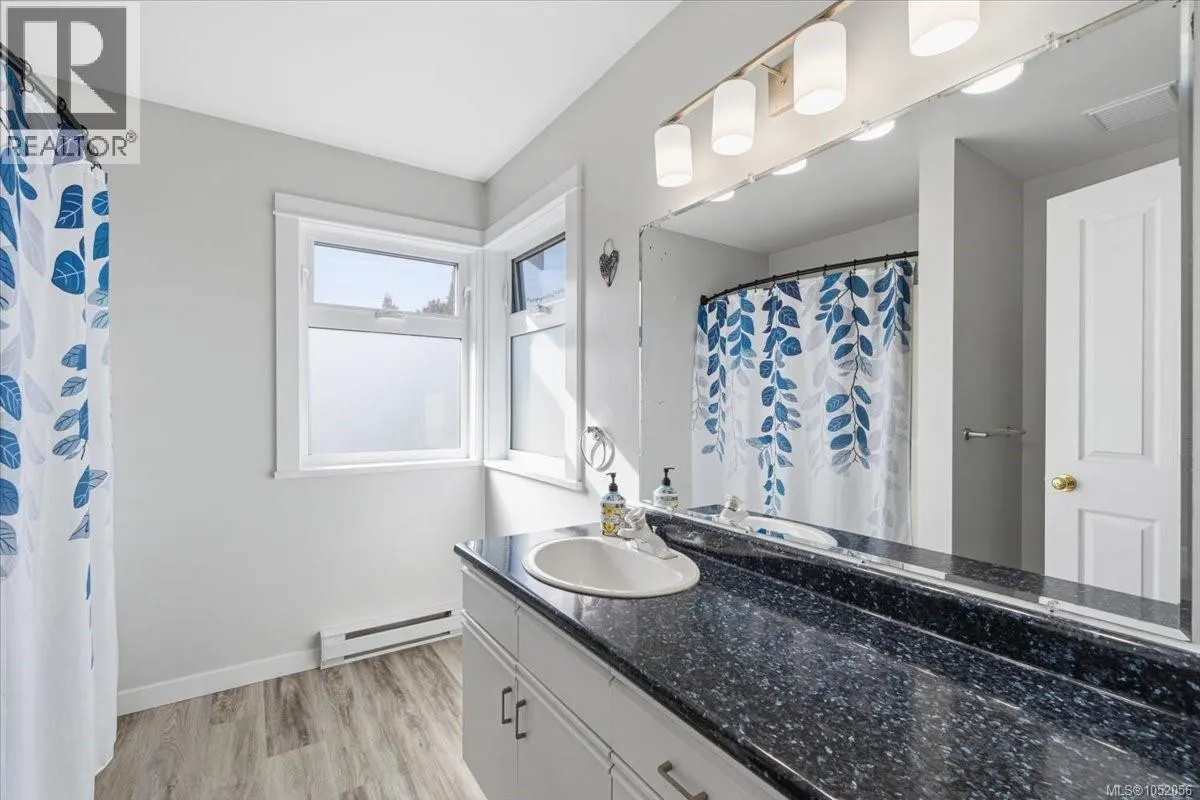558 Johnstone Rd