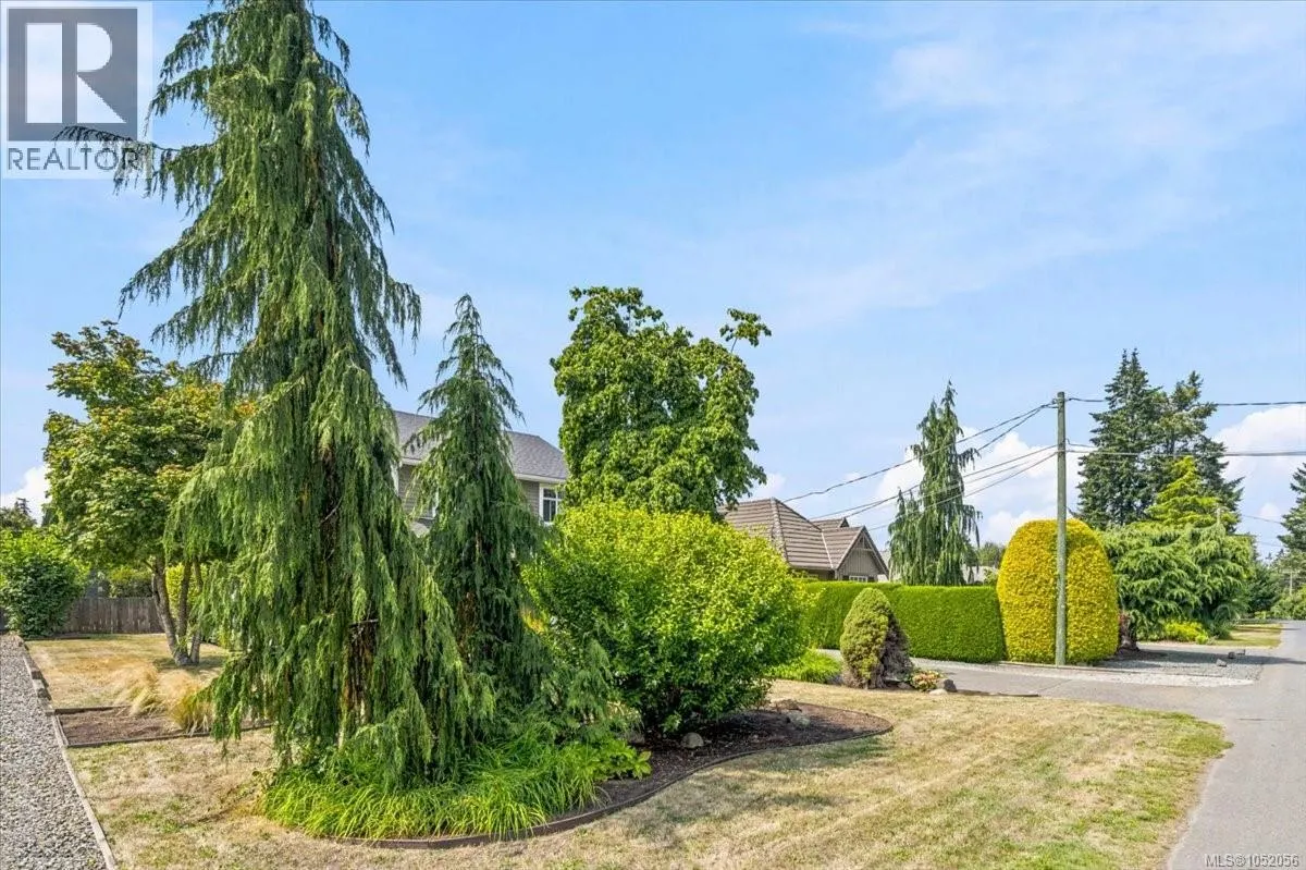 558 Johnstone Rd