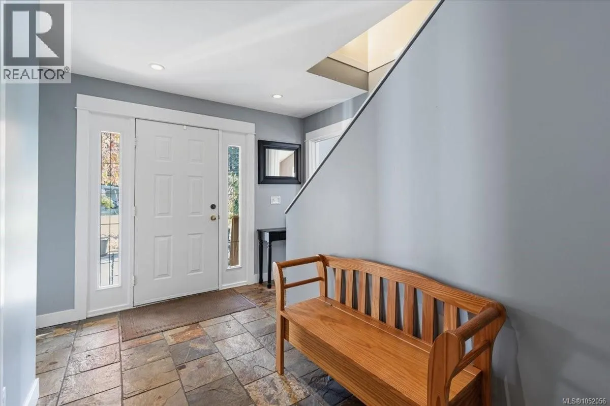 558 Johnstone Rd