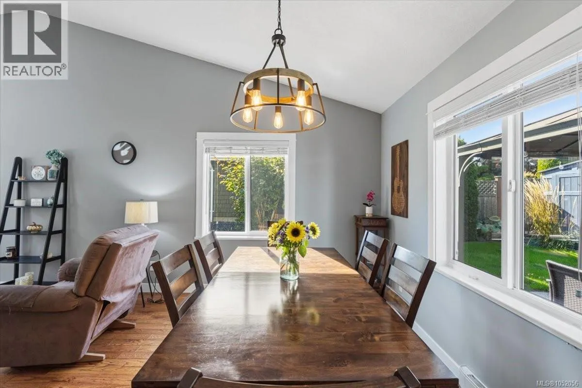 558 Johnstone Rd