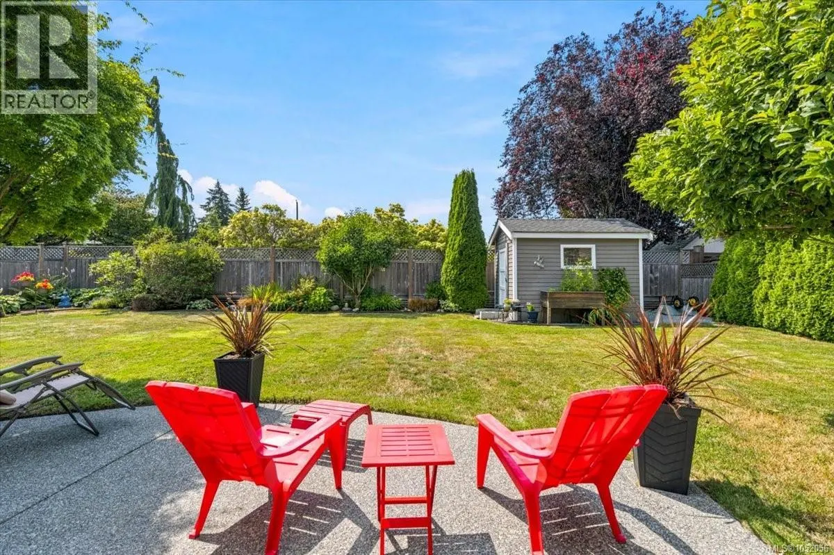 558 Johnstone Rd
