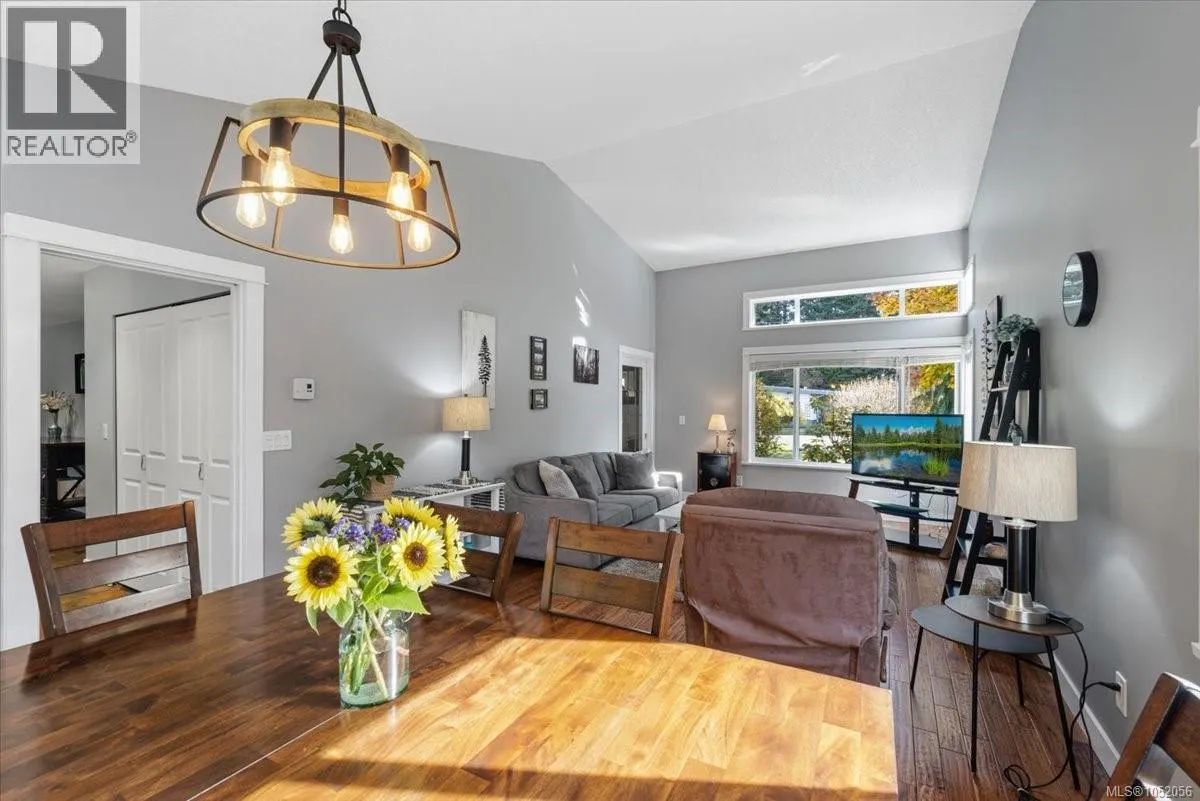 558 Johnstone Rd