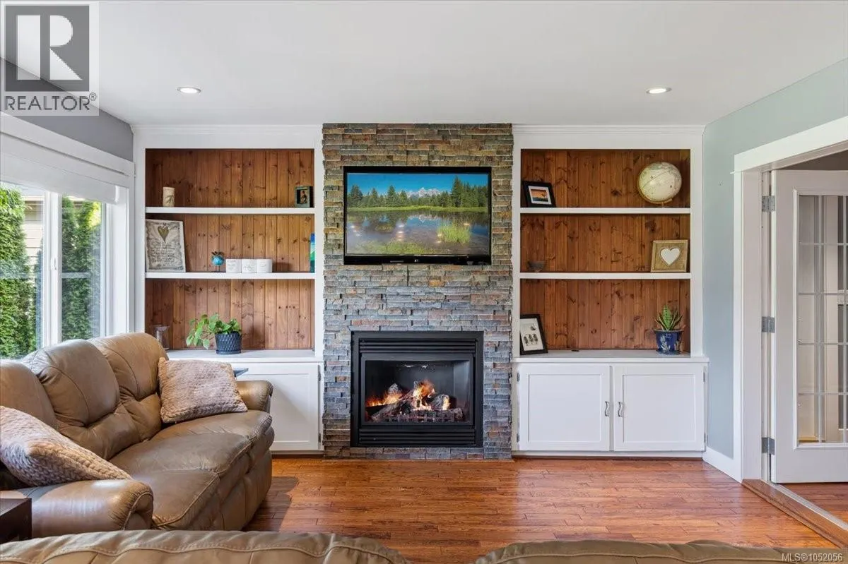 558 Johnstone Rd